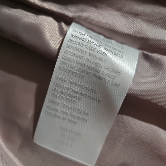 NWT Susan Graver Taupe Quilted Puffer Coat with Faux Fur Hood (Medium) - Picture 8 of 10